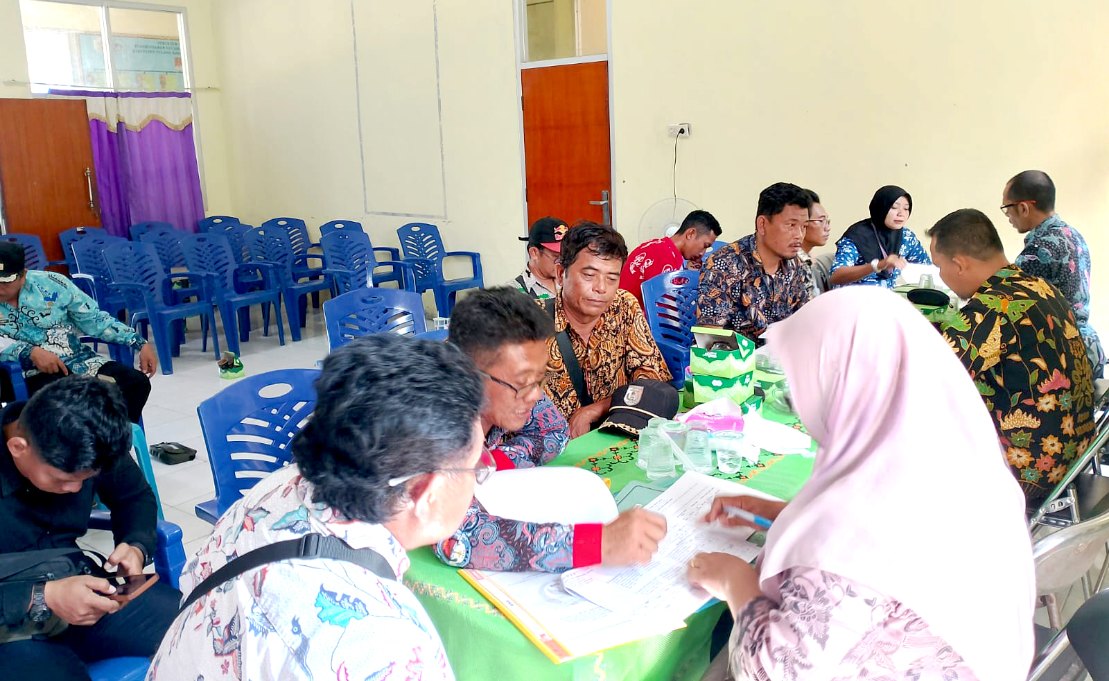 proses_evaluasi_tindak_lanjut_yang_berjalan_di_kantor_kecamatan_rawa_jitu_timur_1